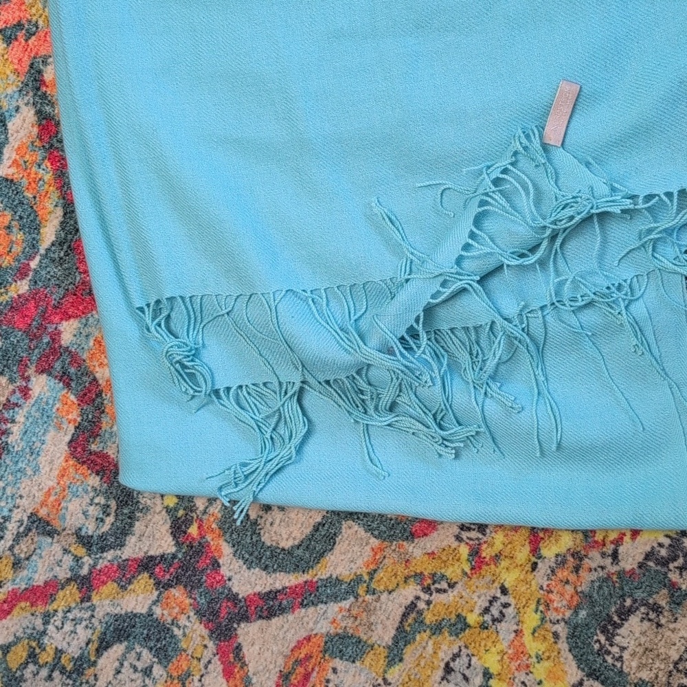 Nordstrom 100% cashmere scarf wrap aqua color - Picture 3 of 3